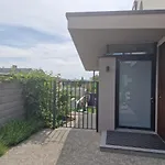 Quiet 1-Bedroom In A Basement Of New Villa