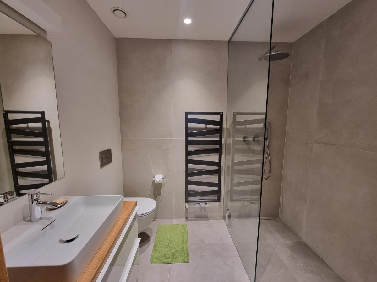 Quiet 1-bedroom In A Basement Of New Appartamento